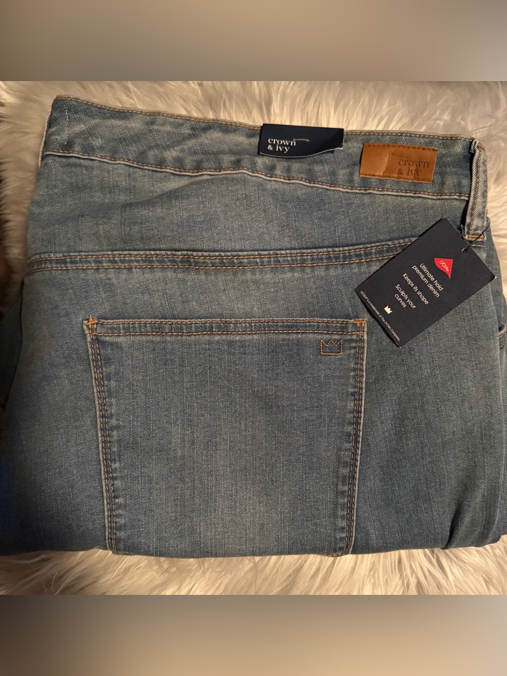 CROWN & IVY Women’s Jeans— Light Blue Denim